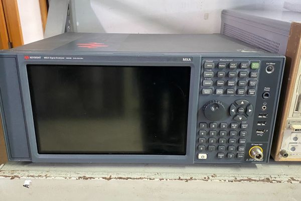 N9020B MXA 信號分析儀，10 Hz 至 26.5 GHz